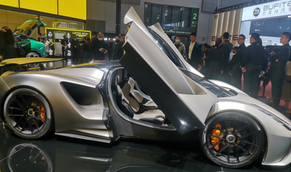 “擁抱汽車行業(yè)新時(shí)代”，唐能翻譯走進(jìn)2023上海國際車展